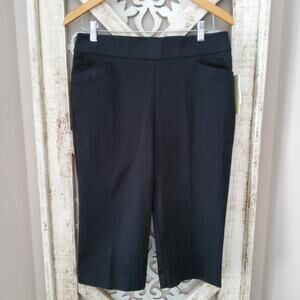 Napa Valley Women's Petite Pull On Elastic Waist Capri Pants Pockets in Black